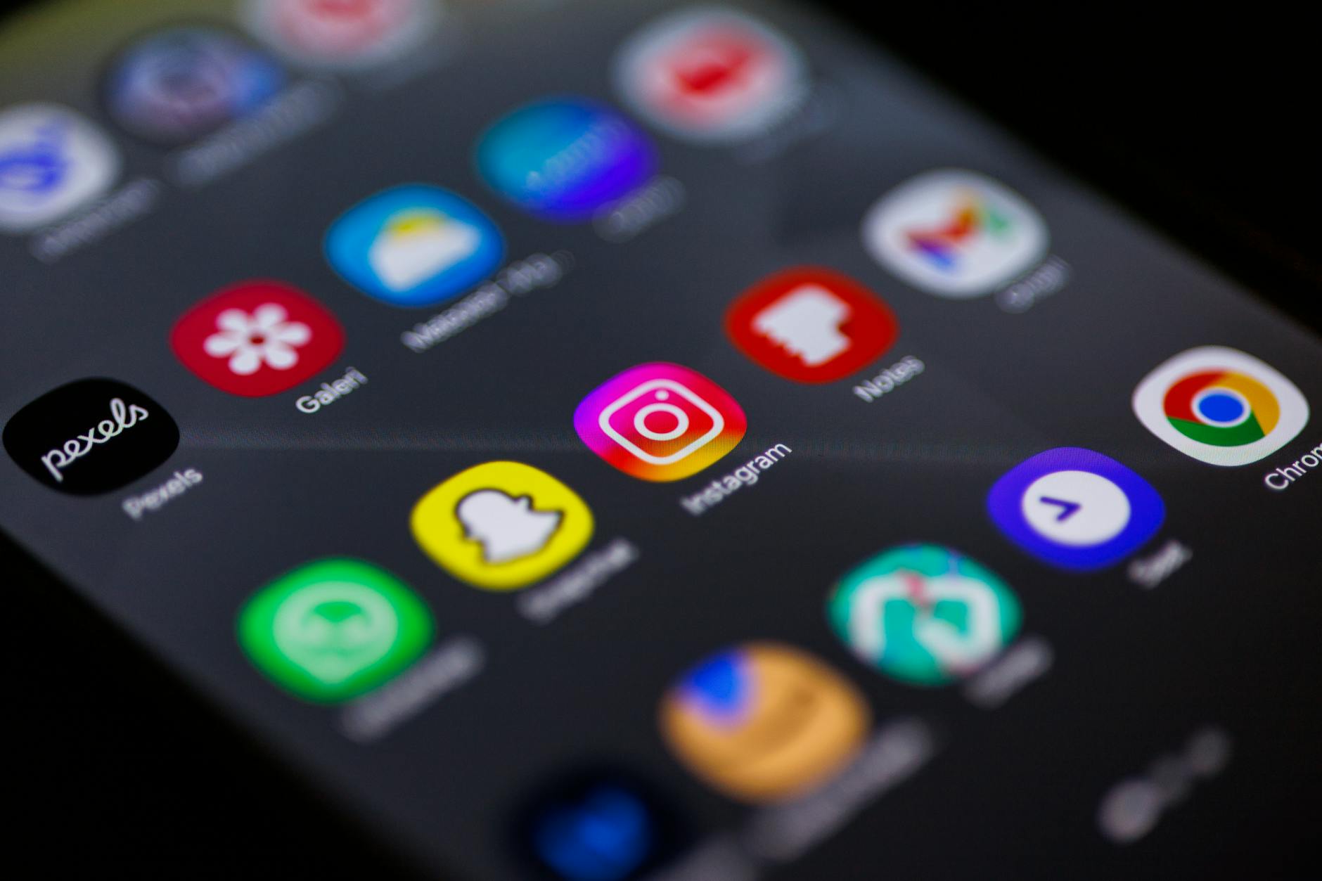 Icons and logos of top 10 Android video editing apps for 2026