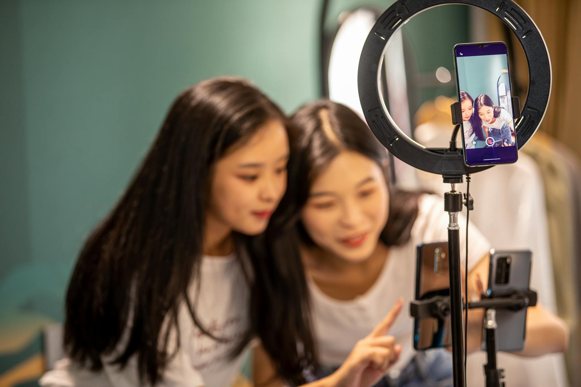 TikTok Trends 2026: Top March Must-Tries for Beginners