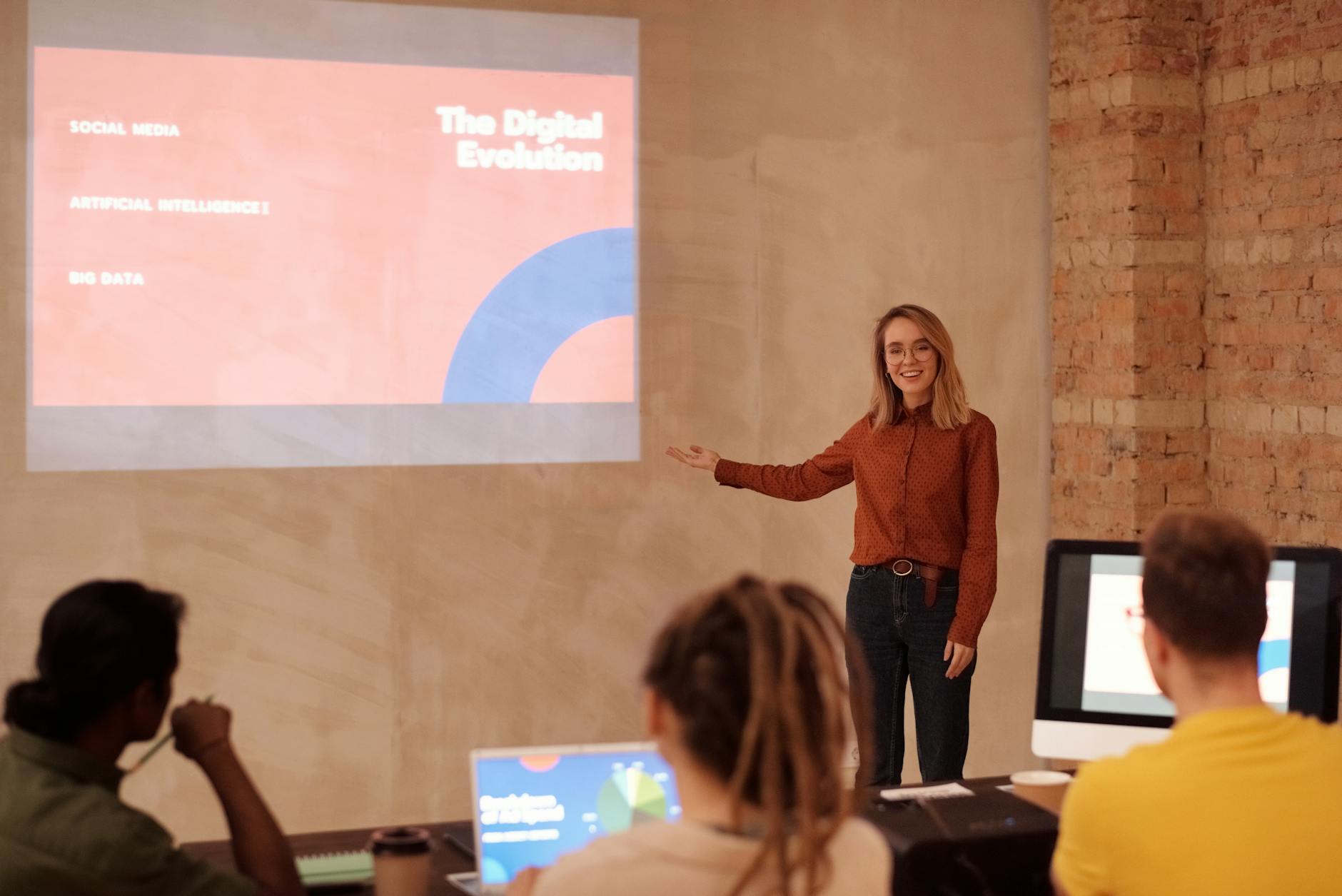 Social Media Marketing World 2026 conference speakers presenting key trends