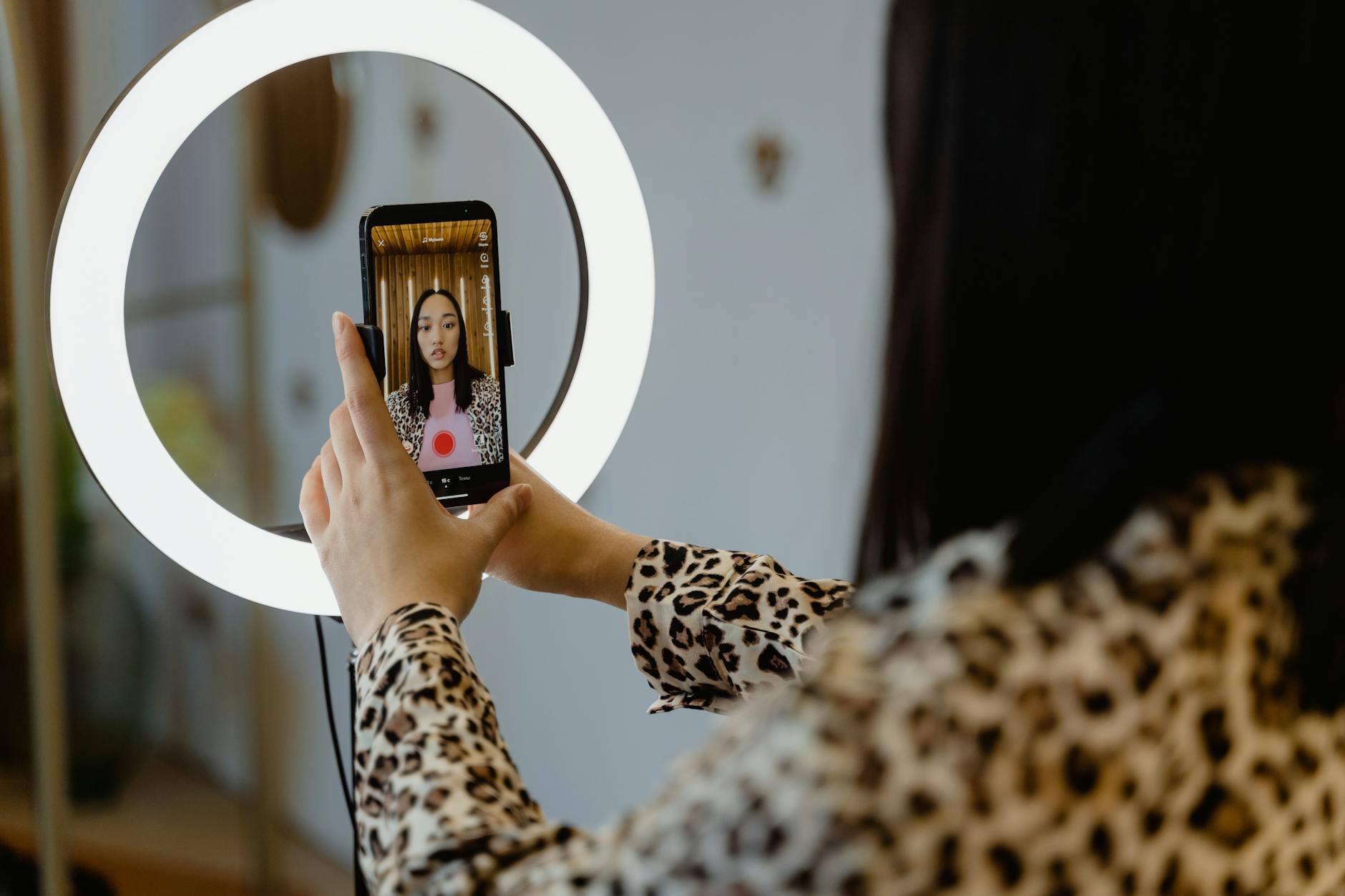 Examples of successful user-generated content in Instagram Stories