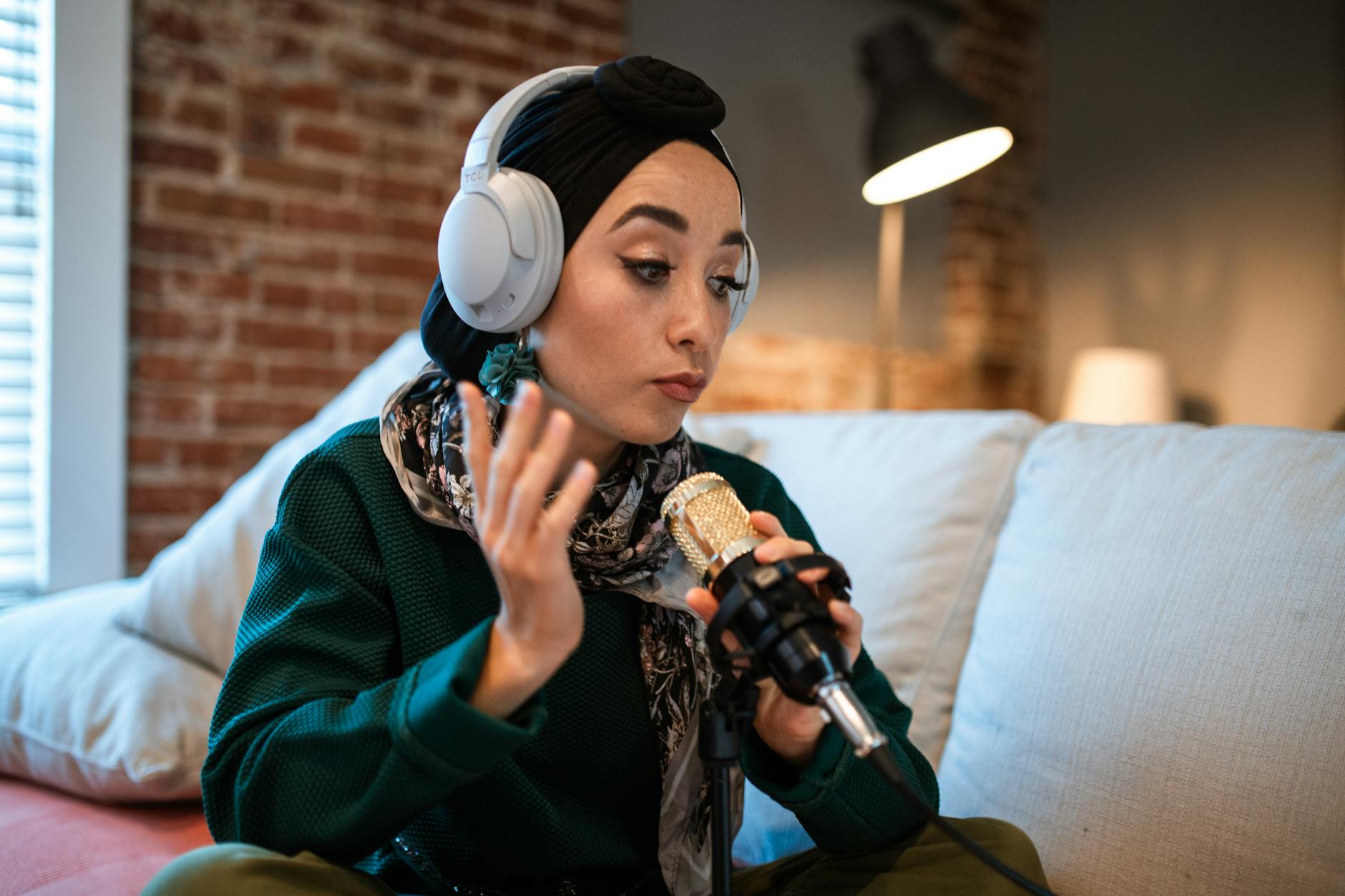 Engagement Bait vs. Engagement Triggers: What Social Media Algorithms Actually Reward in 2026
